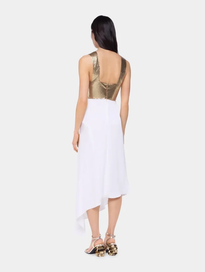 Asymmetrisk kjole i mesh og satin