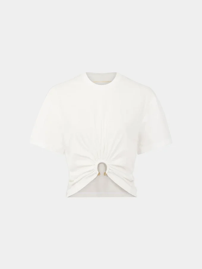 Hvid T-shirt med piercing