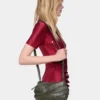 Khakifarvet Paco crossbody lædertaske