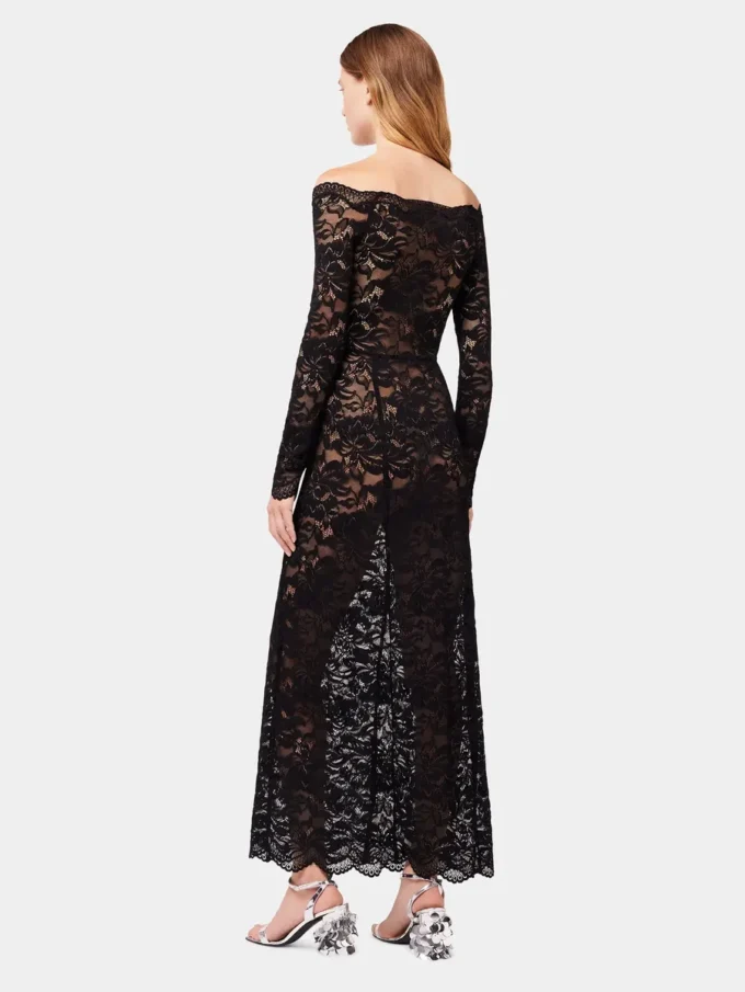Lang sort blondekjole med bardot-krave