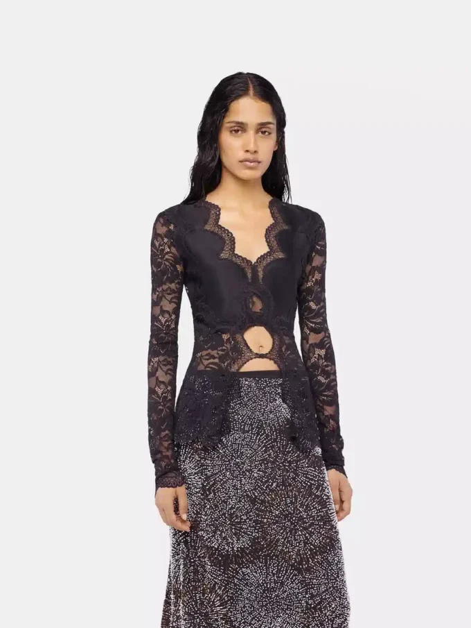 Langærmet bluse i blonder
