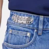 Signaturjeans med 1969 metalskiver